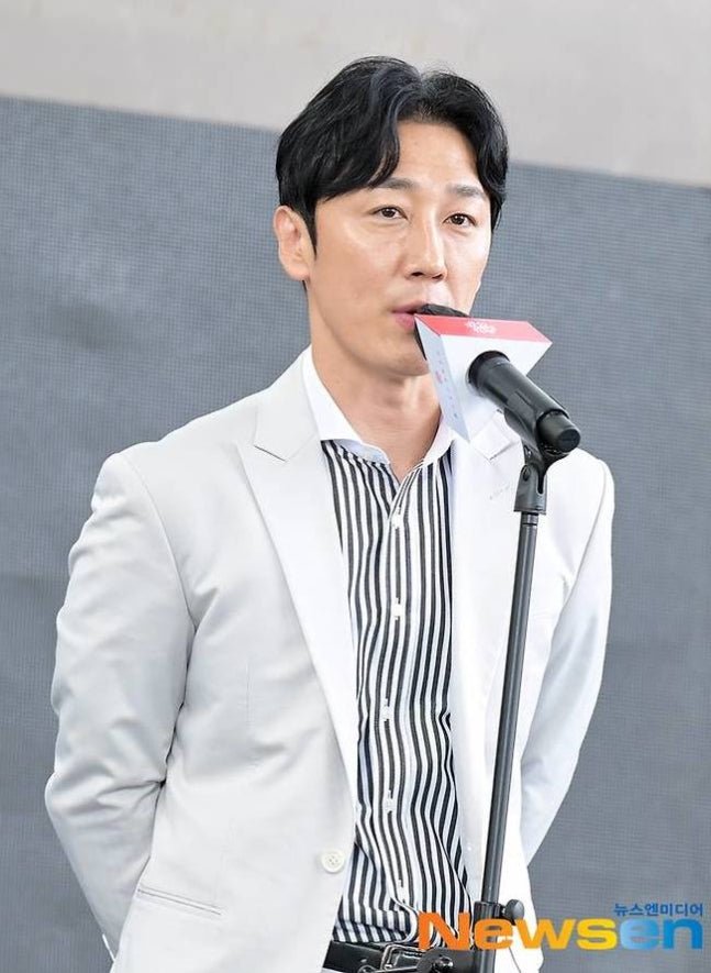 Actor Yoon Jin-young Mourns the Loss of His Father, Yoon Sung-ki, Who Passed Away at 71 After Battling a Brain Hemorrhage - OUR K-POP