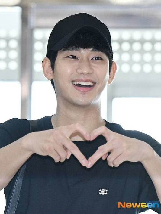 Kim Soo-hyun Rallies 40 Employees to Cheer for Rising Star Seol In-ah at Triathlon in Tongyeong - OUR K-POP