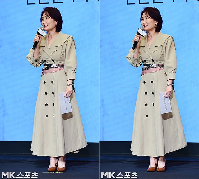 Park Kyung-rim Exudes Autumn Elegance in Chic Trench Dress at Lee Moon-sae's Album Preview Event - OUR K-POP