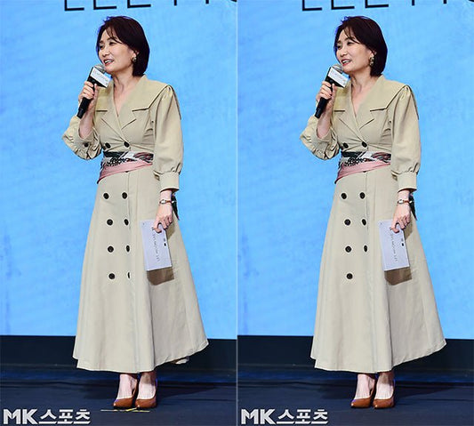 Park Kyung-rim Exudes Autumn Elegance in Chic Trench Dress at Lee Moon-sae's Album Preview Event - OUR K-POP