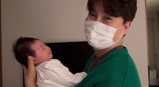 Park Soo-hong Prepares His Home for New Baby While Keeping His Cat Forbidden from Entering Daughter's Room - OUR K-POP