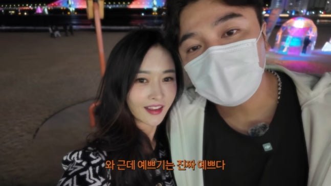 Shin-Soo Choo and His Wife Spend Romantic Day in Busan Celebrating 20 Years of Marriage - OUR K-POP