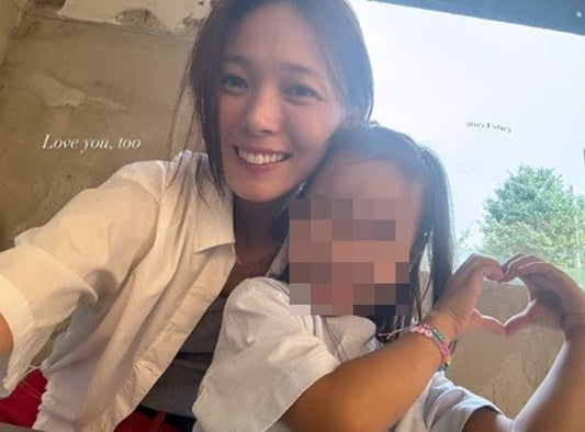 Sunye of Wonder Girls Shares Heartwarming Moments with Her Three Daughters in Recent Photos - OUR K-POP